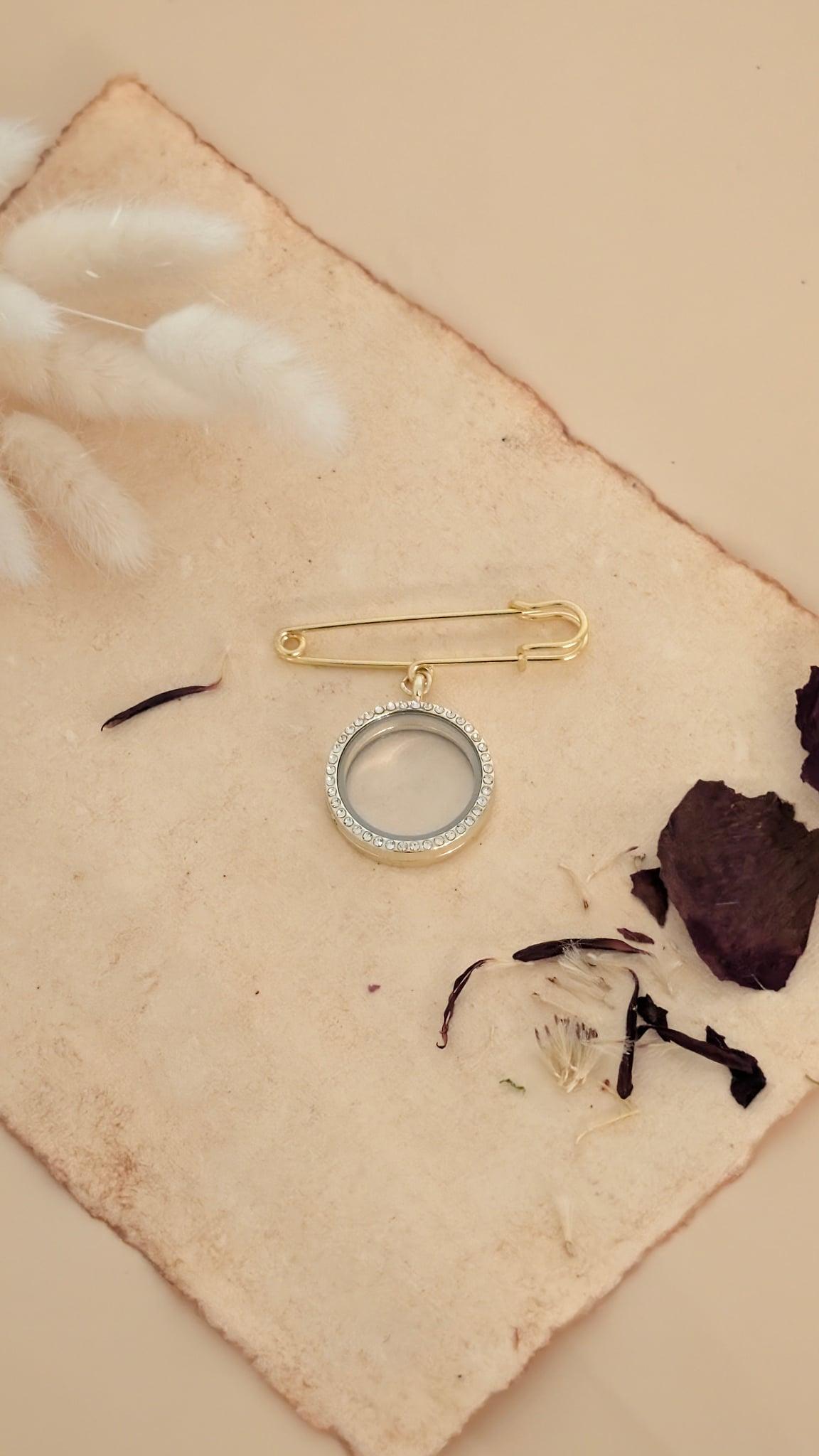 Heritage Brooch Pin w/ Photo Charm brooch pin & photo charm - Outbox House